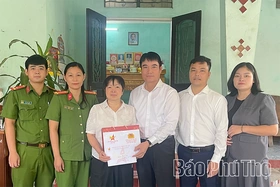 Thăm hỏi, tặng quà Mẹ Việt Nam Anh hùng