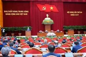 Ban hành nghị quyết về đổi mới mô hình phát triển Việt Nam