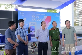 Tích cực chuẩn bị&nbsp;trưng bày sản phẩm, kết quả nổi bật về thực hiện Nghị quyết số 57-NQ/TW trên địa bàn tỉnh