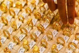 Giá vàng ngày 30/7: Vàng miếng, vàng nhẫn đồng loạt tăng vọt