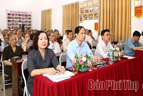Phó Chủ tịch HĐND tỉnh Nguyễn Thị Cẩm Phương dự sinh hoạt Chi bộ Tổ dân phố số 2 Hùng Vương