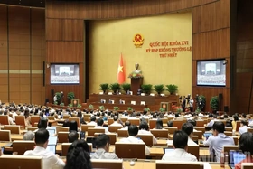 Quốc hội thảo luận ở hội trường về dự án Luật Dầu khí (sửa đổi)