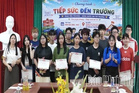 Thung Nai: Nhiều công trình, phần quà tiếp sức học sinh đến trường