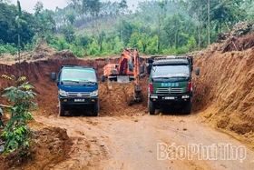 Kiên quyết với các hành vi khai thác đất trái phép