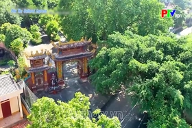 Son Long ancient pagoda sacred traces by the Lo river