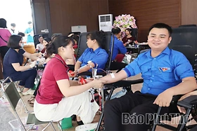 Thanh niên vùng đồng bào dân tộc thiểu số khắc ghi lời Bác