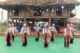 Lac Son Preserves Cultural Heritage Amidst Modern Life