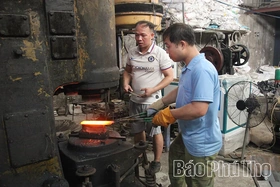 Giữ lửa nghề rèn giữa nhịp sống mới