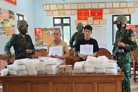 Khởi tố 2 đối tượng vận chuyển hơn 28,5kg ma túy