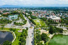 Đất Tổ rực sắc đỏ mừng Quốc khánh