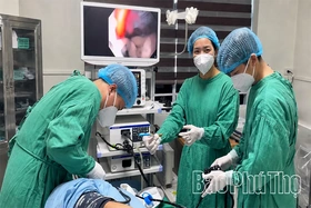 Cấp cứu thành công bệnh nhân nuốt bàn chải đánh răng dài gần 20cm&nbsp;