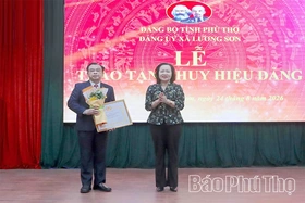 Phó Chủ tịch HĐND tỉnh Nguyễn Thị Cẩm Phương làm việc với Đảng ủy xã Lương Sơn về sắp xếp cơ sở giáo dục công lập