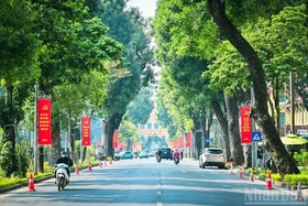 Thời tiết ngày 31/8: Bắc Bộ nhiều nơi có nắng, trời dịu mát; Trung Bộ và Nam Bộ mưa to vào chiều tối