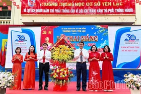 Các đồng chí lãnh đạo tỉnh dự lễ khai giảng năm học 2026 - 2027