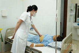 Suy gan cấp vì tự ý dùng thuốc nam điều trị đau khớp