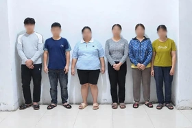 Phú Thọ: Khởi tố “2 cặp ông bà thông gia” trong vụ livestream gây rối tại Bệnh viện Lạc Việt