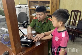 Phong trào “Bình dân học vụ số” ở Vân Sơn