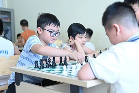 Sinh con trước 35 tuổi: Lựa chọn không chỉ liên quan tuổi tác