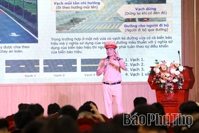 Tuyên truyền pháp luật, hướng dẫn kỹ năng lái xe an toàn cho 400 học sinh