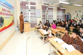 Xây dựng đội ngũ cán bộ văn hóa cơ sở đáp ứng yêu cầu nhiệm vụ