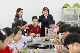 Nâng cao chất lượng bữa ăn nội trú