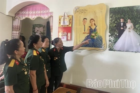 “Nhành lan tím” giữa đời thường