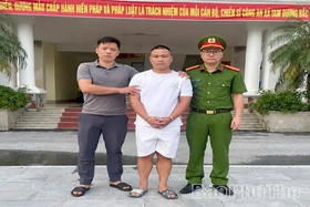 Khen thưởng đột xuất tập thể, cá nhân bắt giữ đối tượng truy nã