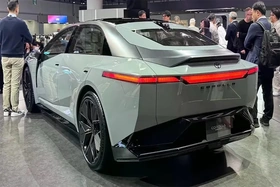 Xe Toyota bán chạy nhất mọi thời đại sắp có màn “lột xác”
