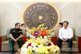 Strengthening Solidarity and Defense Cooperation Between Phu Tho and Luang Namtha