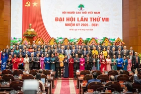 Kingsport trao hàng nghìn thiết bị chăm sóc sức khỏe tại Đại hội Hội Người cao tuổi Việt Nam lần thứ VII