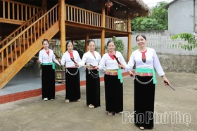 Thanh Son Preserves the Senh Tien Dance