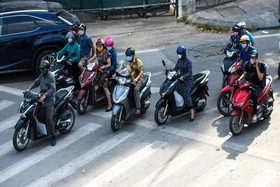 Thời tiết ngày 18/10: Bắc Bộ nắng, Nam Bộ mưa to vào chiều tối