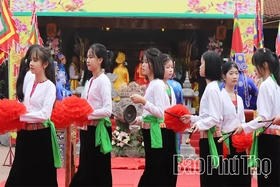 Thanh Sơn giữ điệu sênh tiền