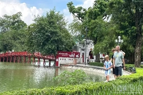 Thời tiết ngày 23/10: Bắc Bộ ngày nắng, Nam Bộ có mưa rào và dông vài nơi