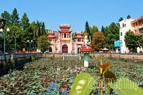Sắc màu cổ tự nơi chùa Hà