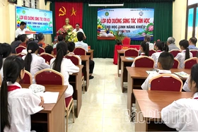 Bồi dưỡng sáng tác văn học cho học sinh năng khiếu