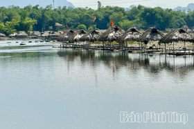 Siết chặt quản lý hoạt động bè, mảng trên sông Bôi