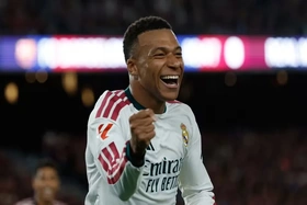 Mbappe gieo sầu cho Barca, Real Madrid thắng Siêu kinh điển