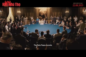 Giới trẻ đổ đến rạp xem Mưa đỏ