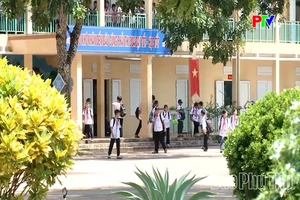 Miễn học phí - niềm vui cho hàng nghìn gia đình ở nông thôn