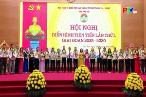 Gương sáng mặt trận