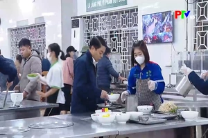 Thi đua lao động, sản xuất chào mừng Đại hội Đảng