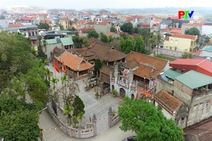 Hung Lo – Festival season