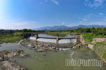 Công trình trăm năm chưa bao giờ ngừng chảy