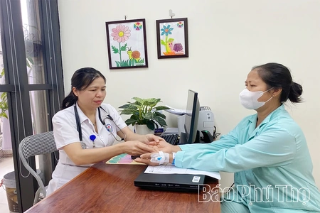 Nữ bác sĩ dành trọn tâm huyết cho nghiên cứu và điều trị ung bướu