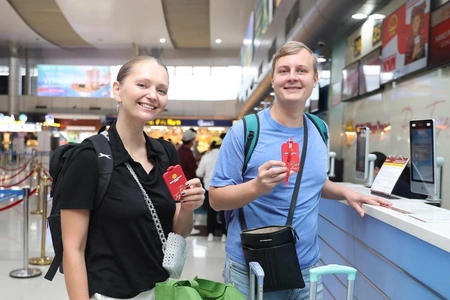 Lần đầu tiên mở đường bay Phú Quốc - Nha Trang