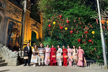 Ấn tượng tour đêm Đền Hùng
