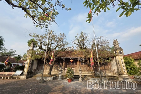 Đền Đức Ông - “phần hồn” cổ kính bên bờ Đầm Rưng