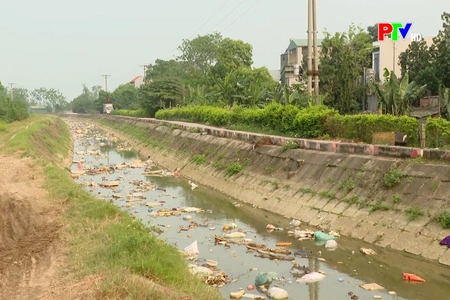 Rác thải bủa vây kênh tả ngạn Tam Hồng - Nguyệt Đức