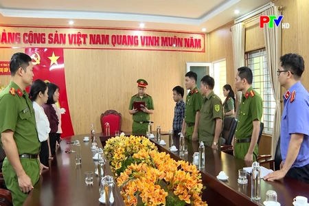 Khởi tố, bắt tạm giam nhóm đối tượng “ăn chặn” tiền trợ cấp